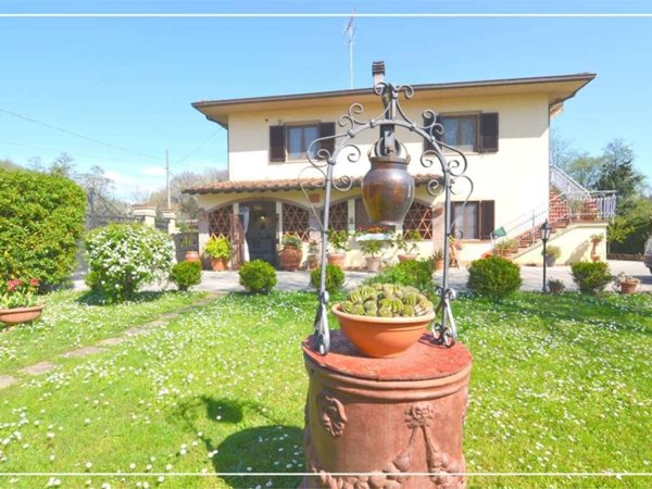 casa indipendente in vendita a Larciano