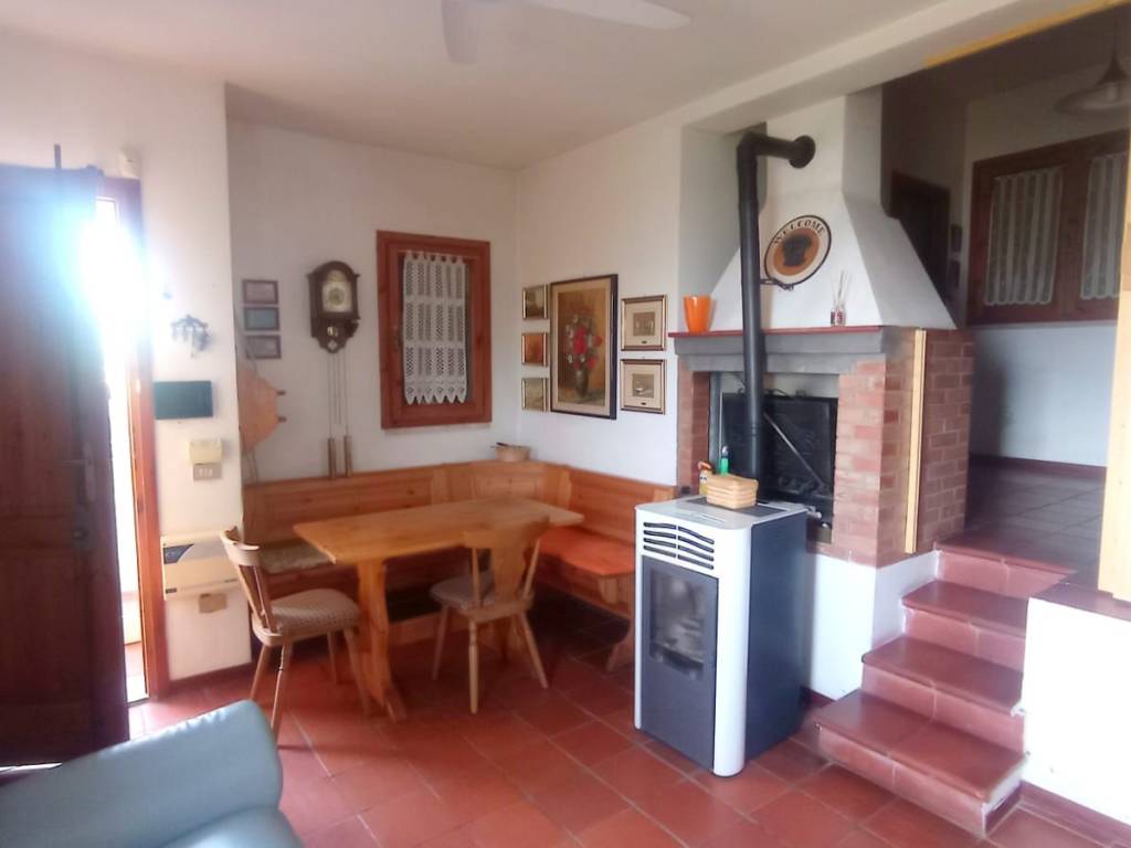 casa indipendente in vendita a Larciano