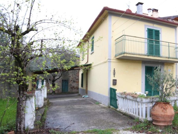 intera palazzina in vendita a Larciano
