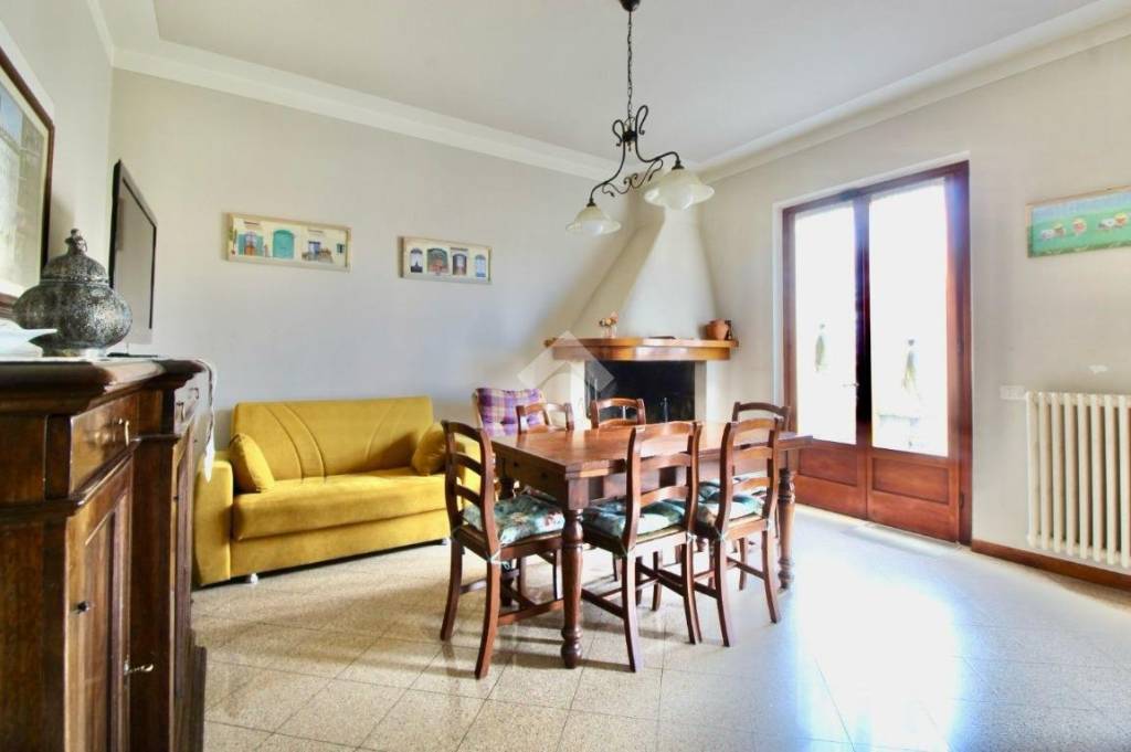 casa indipendente in vendita a Larciano in zona Castelmartini