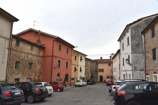 casa indipendente in vendita a Larciano in zona Cecina