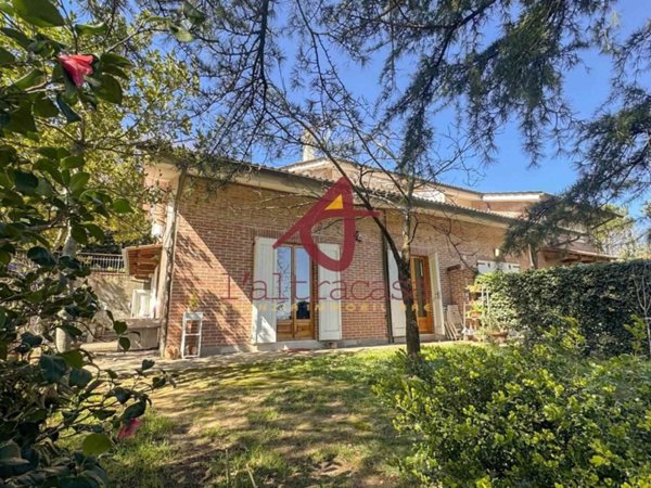 casa indipendente in vendita a Larciano