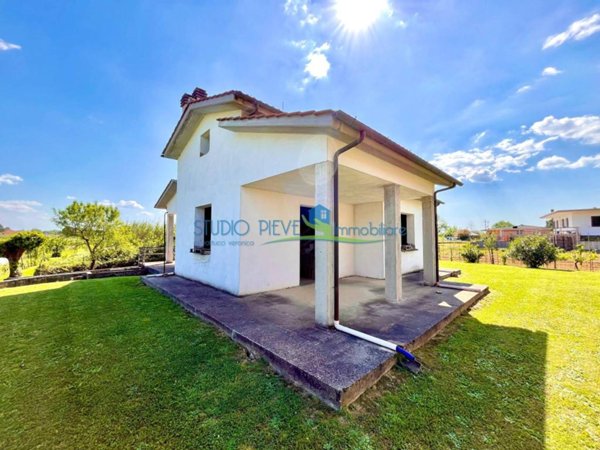 casa indipendente in vendita a Larciano