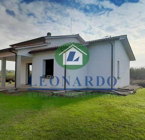 casa indipendente in vendita a Larciano in zona Cecina
