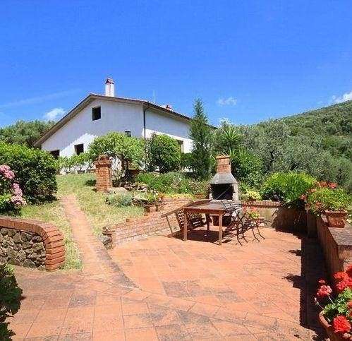 casa indipendente in vendita a Larciano