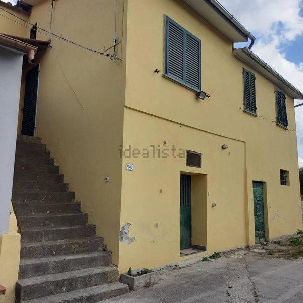 casale in vendita a Larciano