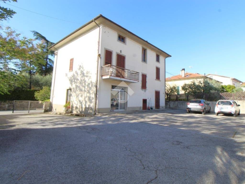 casa indipendente in vendita a Larciano