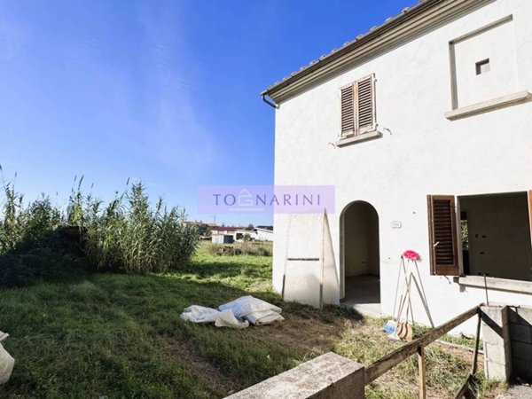 casa indipendente in vendita a Larciano