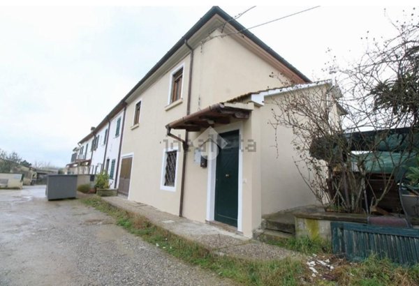 appartamento in vendita a Larciano in zona Biccimurri
