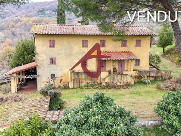 casa indipendente in vendita a Larciano