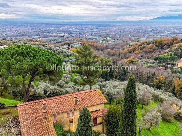 casale in vendita a Larciano
