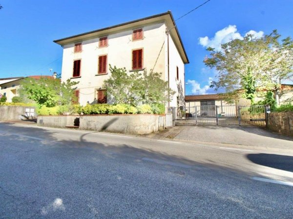casa indipendente in vendita a Larciano