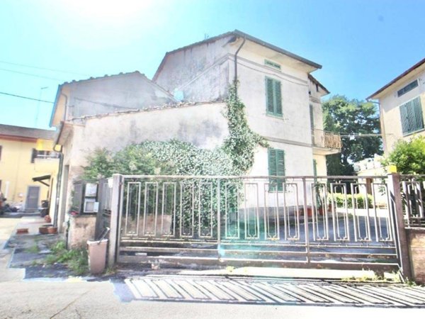 casa indipendente in vendita a Larciano in zona Castelmartini