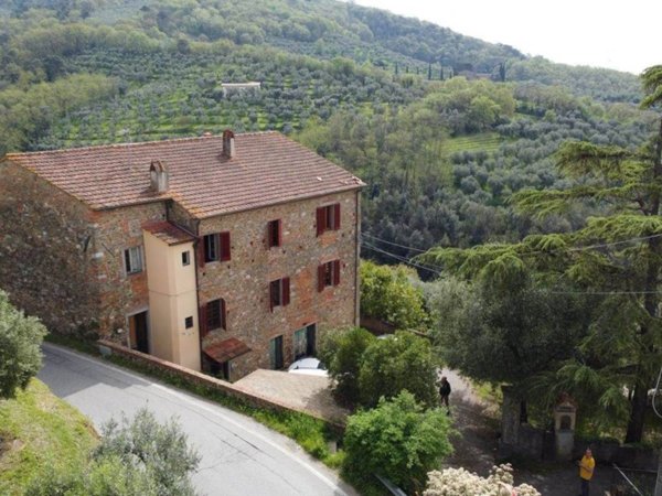 casa indipendente in vendita a Larciano