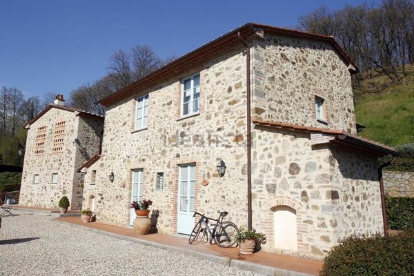 casale in vendita a Larciano