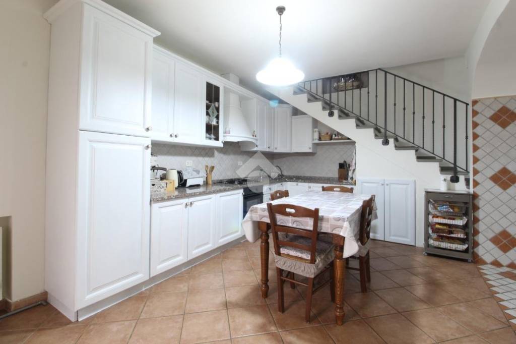 casa indipendente in vendita a Larciano