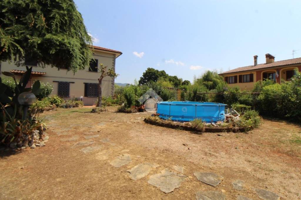 casa indipendente in vendita a Larciano