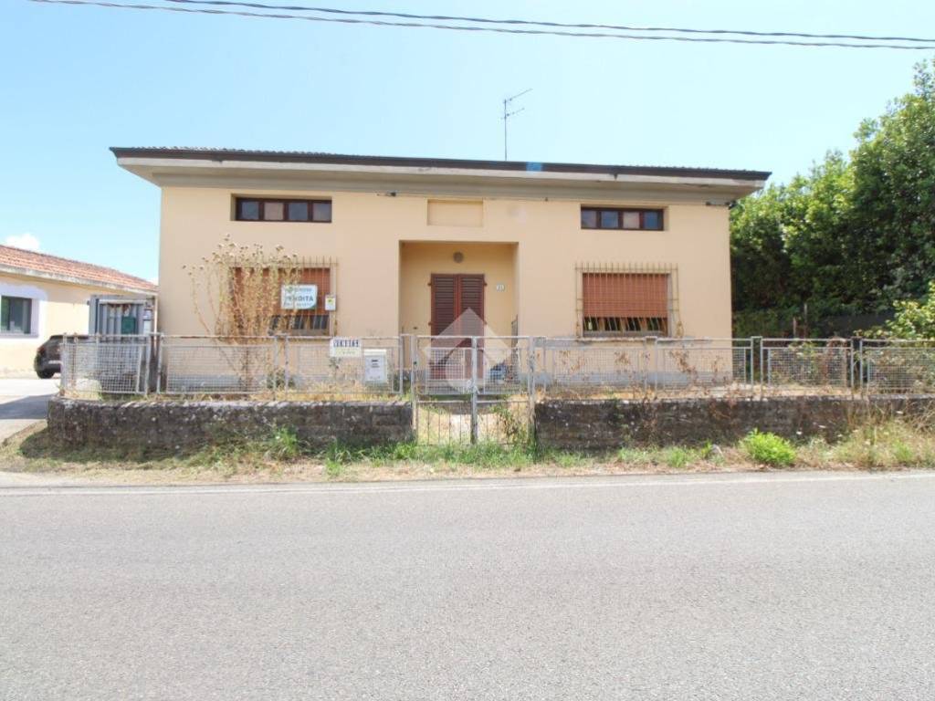casa indipendente in vendita a Larciano in zona Biccimurri