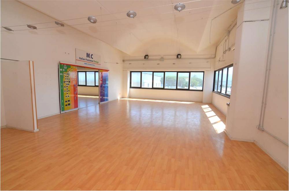 ufficio in vendita a Larciano