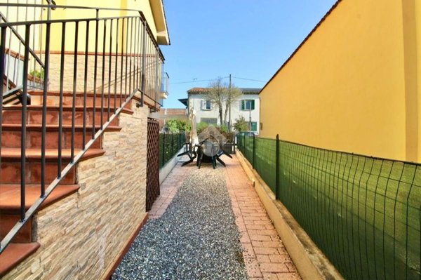 appartamento in vendita a Larciano in zona Castelmartini