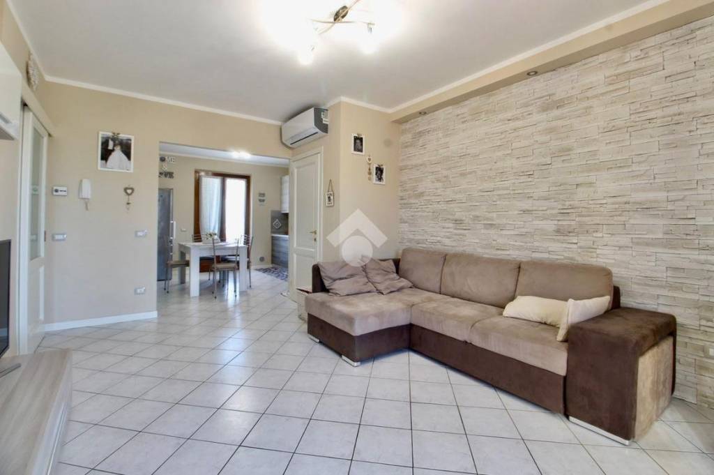 appartamento in vendita a Larciano in zona Castelmartini