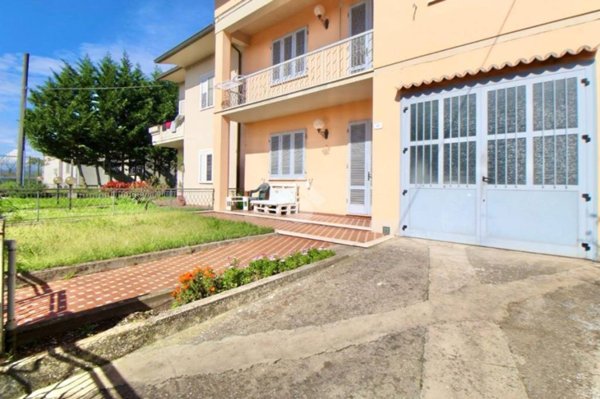 casa indipendente in vendita a Larciano in zona Castelmartini