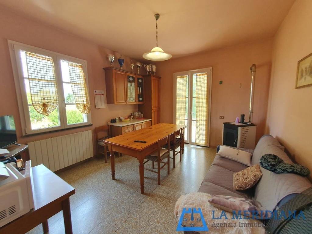casa indipendente in vendita a Larciano
