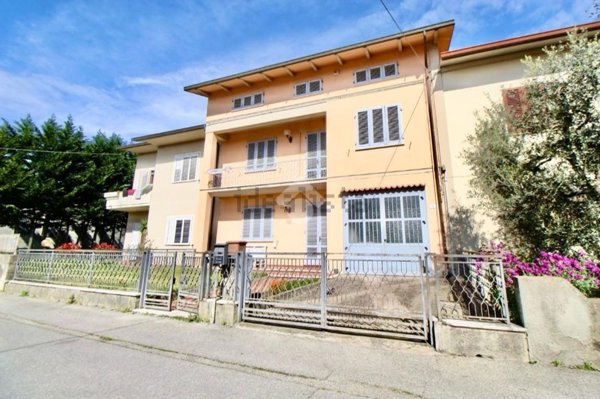 appartamento in vendita a Larciano in zona Castelmartini