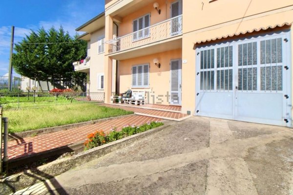 appartamento in vendita a Larciano in zona Castelmartini