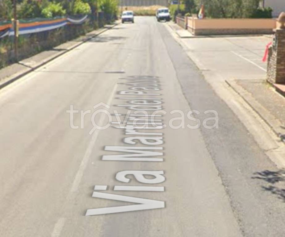 locale commerciale in vendita a Larciano