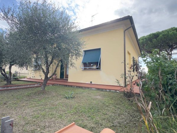 casa indipendente in vendita a Larciano