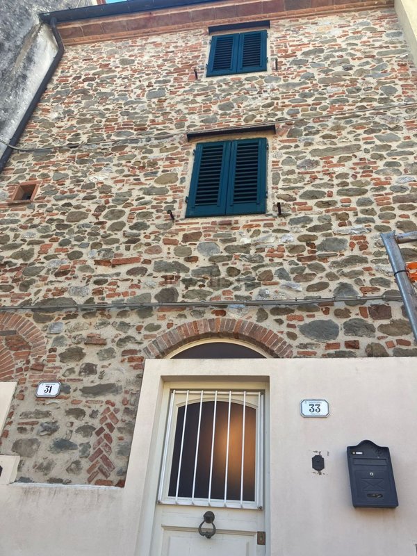 casa indipendente in vendita a Larciano in zona Cecina