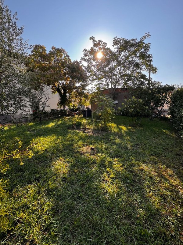 casa indipendente in vendita a Larciano