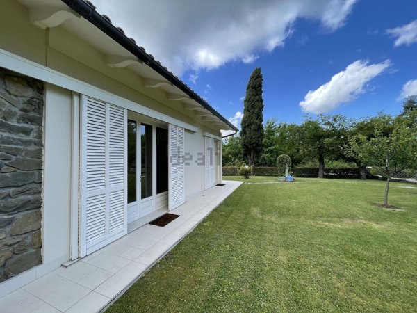 casa indipendente in vendita a Larciano