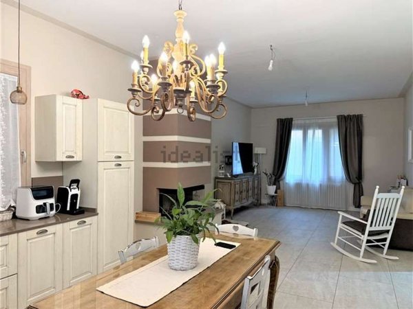 casa indipendente in vendita a Larciano