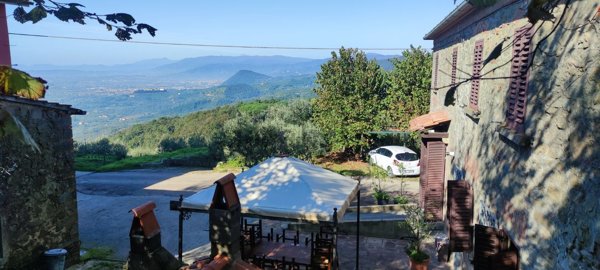 casa indipendente in vendita a Larciano