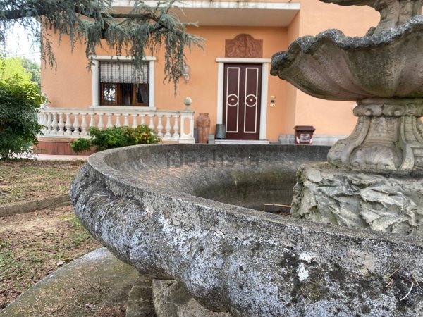 casa indipendente in vendita a Larciano