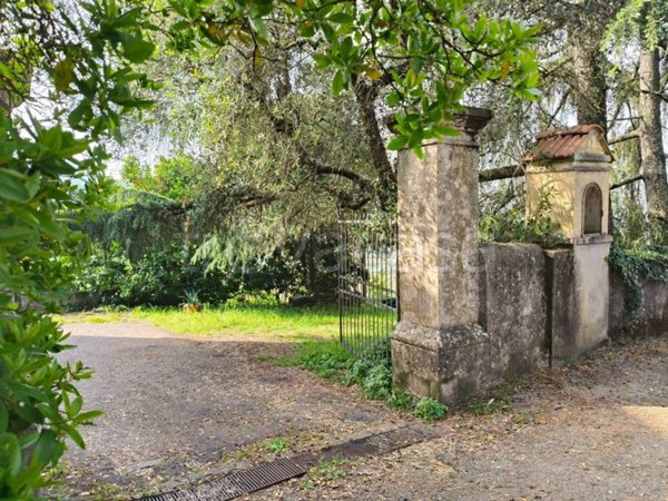 casa indipendente in vendita a Larciano in zona Cecina