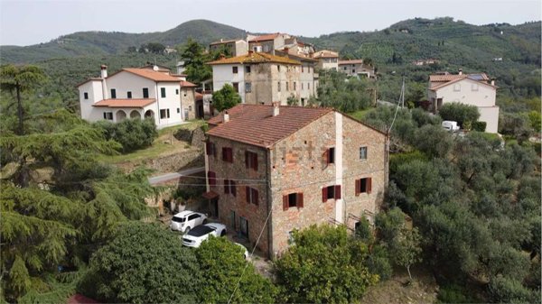 casa indipendente in vendita a Larciano in zona Cecina