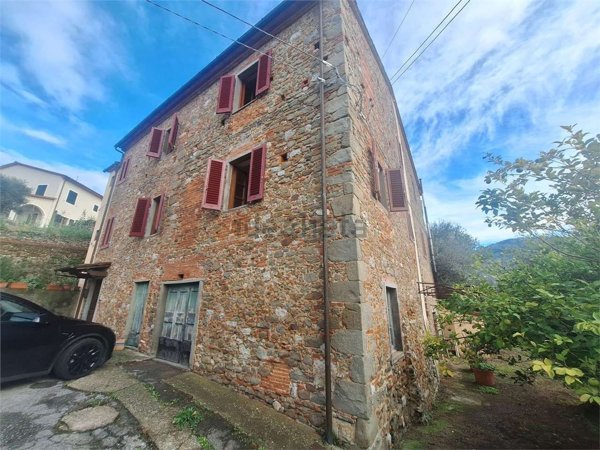 casa indipendente in vendita a Larciano in zona Cecina