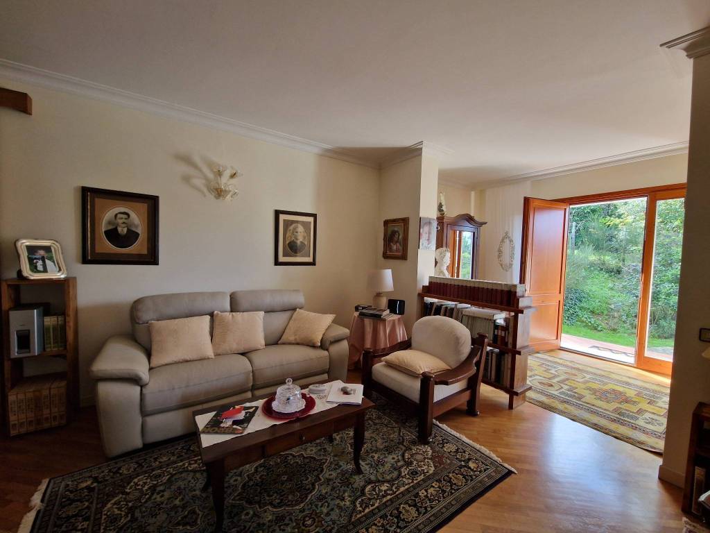 casa indipendente in vendita a Larciano