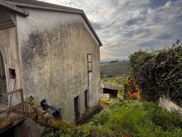 casa indipendente in vendita a Larciano