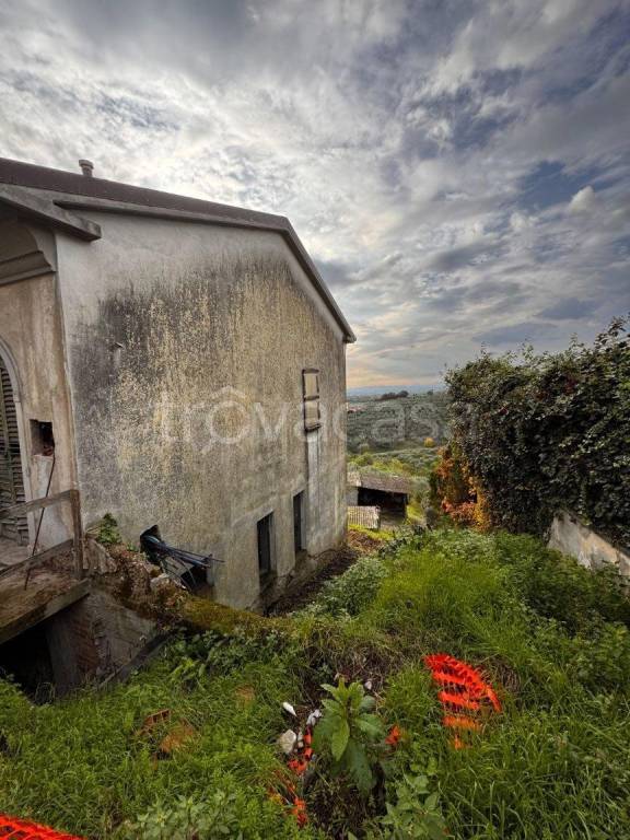 casa indipendente in vendita a Larciano