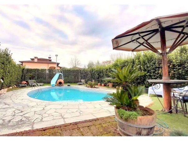 casa indipendente in vendita a Larciano