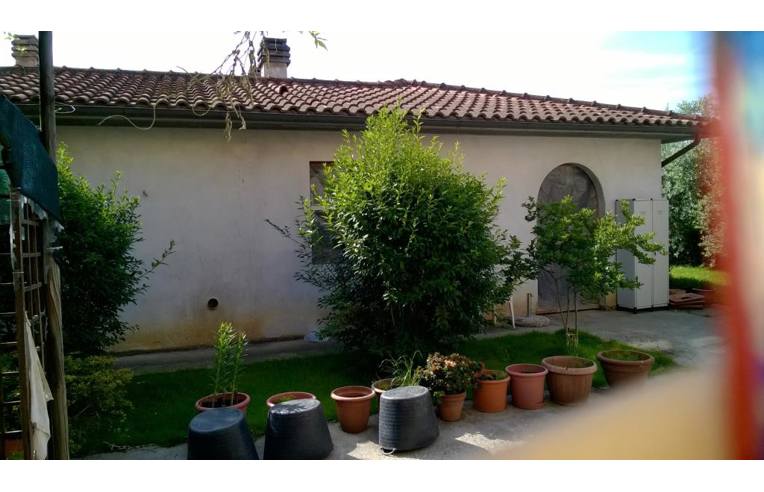 casa indipendente in vendita a Larciano in zona Biccimurri