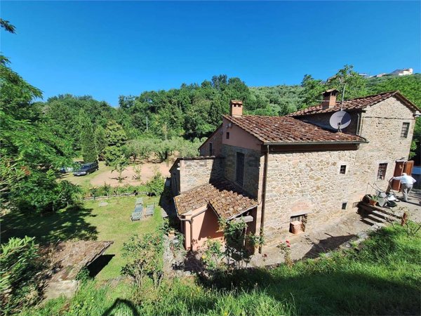 casa indipendente in vendita a Larciano