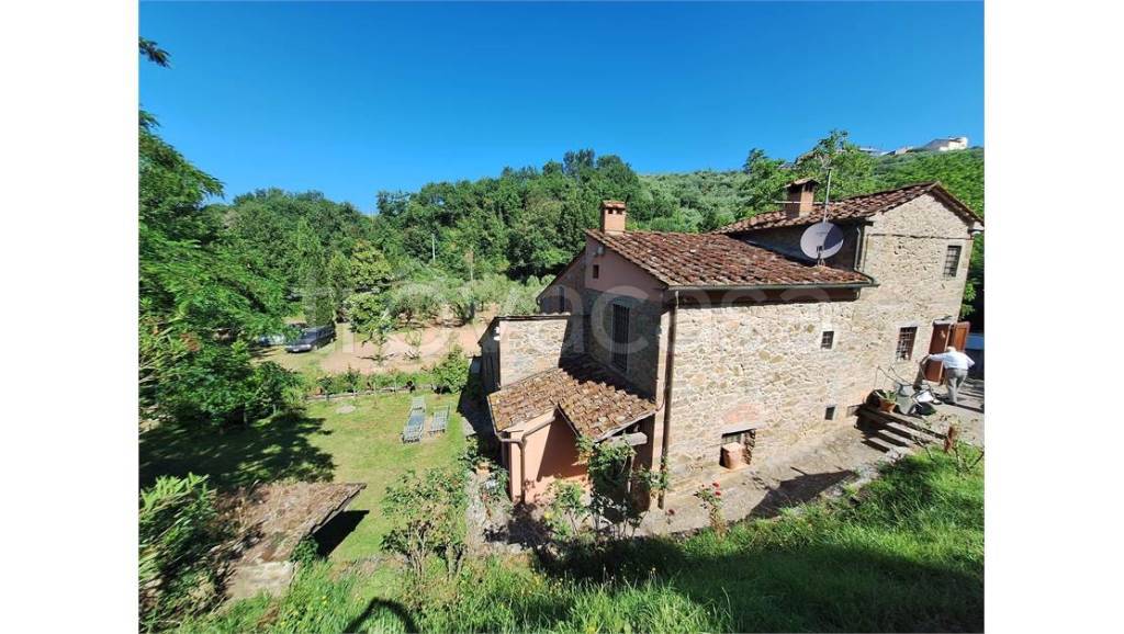 casa indipendente in vendita a Larciano