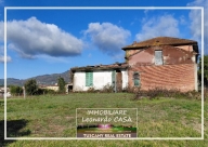 casa indipendente in vendita a Larciano