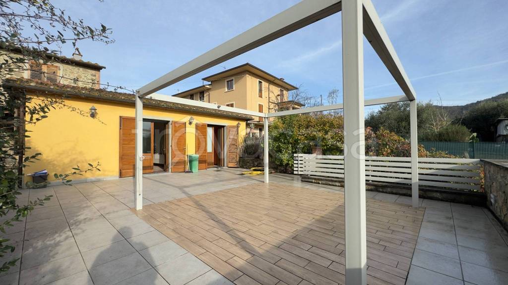 casa indipendente in vendita a Larciano in zona Biccimurri