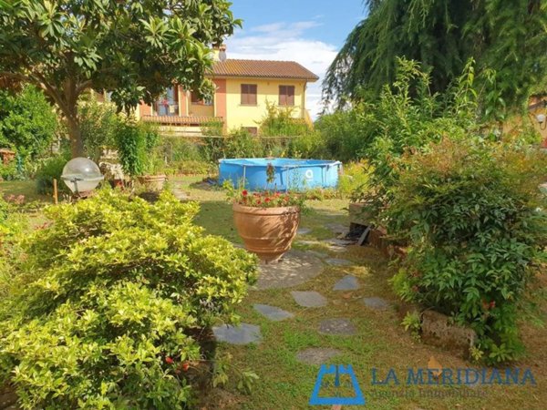 casa indipendente in vendita a Larciano